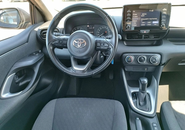 Toyota Yaris cena 72900 przebieg: 62048, rok produkcji 2021 z Police małe 79
